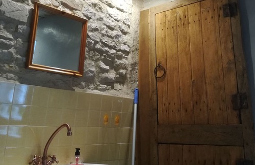 Nicey House | Beautiful charming stone country house with large flat garden of 1800m².