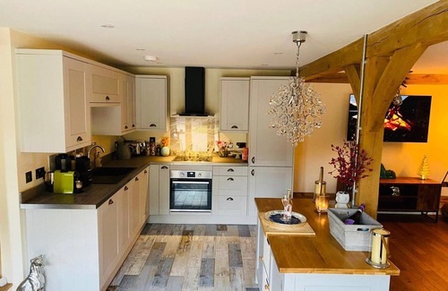Braishfield Cottage | Beautiful Christmas Cottage