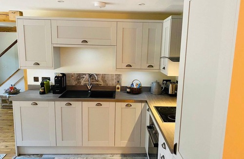 Braishfield Cottage | Beautiful Christmas Cottage