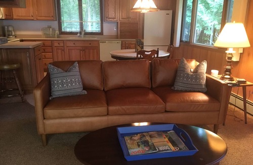 Sturgeon Bay Cottage | Beautiful Clark Lake Cottage