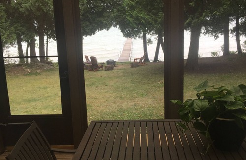 Sturgeon Bay Cottage | Beautiful Clark Lake Cottage