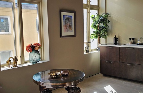 Toyen Apartment | Beautiful classical 4b in heart of old town close to everything