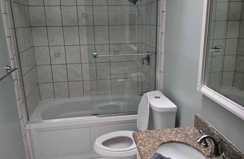 Union City House | Beautiful classy house for relaxation. Huge spaces and a great ambiance.