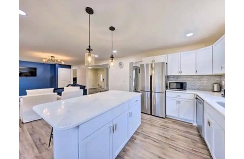 Nall Hills House | Beautiful-Clean-Modern-Convenient-Accessible Home