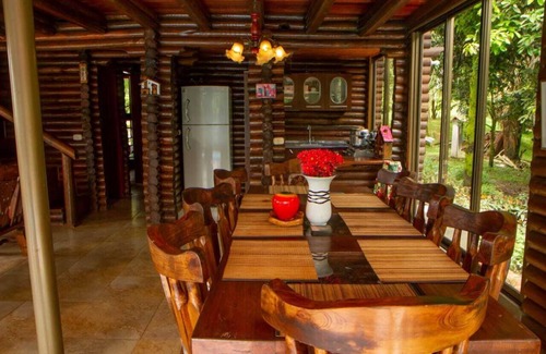 Tena Cabin | Beautiful cabin in the middle of the forest (suitable for pets).