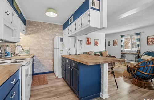 Ash Condo | Beautiful Coastal Retreat in North Myrtle Beach - Steps from the Ocean