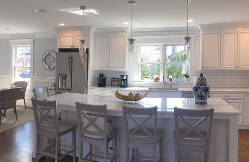 Swampscott House | Beautiful coastal 5-BR in Swampscott - 5 mins to beach, Wifi, gas fireplace