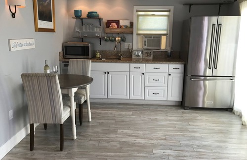 Westchester House | Beautiful Coastal Cottage Near LMU