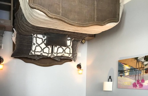 Westchester House | Beautiful Coastal Cottage Near LMU