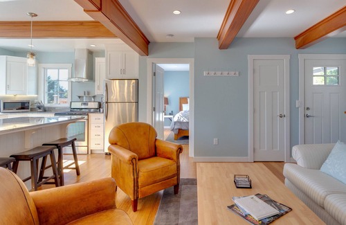 Trinidad House | Beautiful coastal cabin with ocean views, private deck, hot tub and BBQ