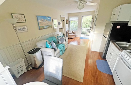 Jamestown Apartment | Beautiful Coastal Loft - 5 Minute Walk to Beach