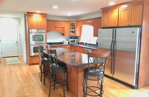 Pomfret House | Beautiful Colonial Home in a Peaceful Setting Bordering Natchaug State Forest