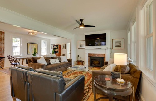 Cambridge House | Beautiful Colonial Home on the Choptank River