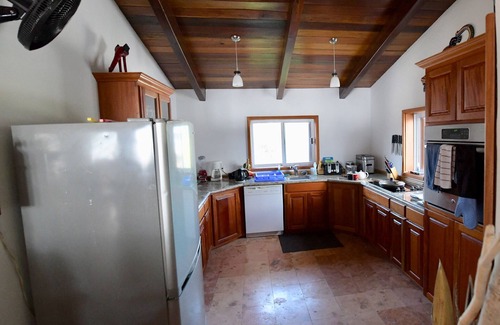 San Pedro Villa | Beautiful Comfortable Villa, 3x King ensuite 1x Bunk Room, Fishing, Snorkelling
