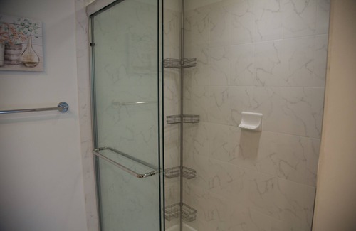 Miami Lakes Apartment | beautiful comfortable townhouse apartment, located in the must peaceful area.