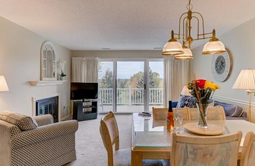 Acme Apartment | Beautiful Comfy 2 Bedroom Condo Stunning Golf Course Views 5166