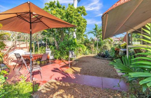Poinsettia Heights House | Beautiful Comfy Home With Private Hot Tub Close To Beach home