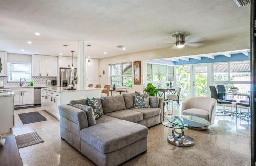 Poinsettia Heights House | Beautiful Comfy Home With Private Hot Tub Close To Beach home