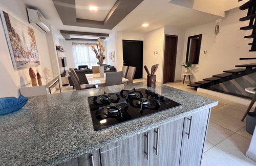 Manta House | Beautiful complete accommodation in Manta with pool and private condominium.