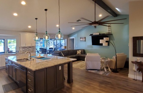 Naples House | Beautiful completely renovated house with pool on golf course lake with sunsets!
