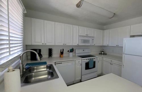 Lake Magdalene Apartment | Beautiful Condo Close to Busch Gardens