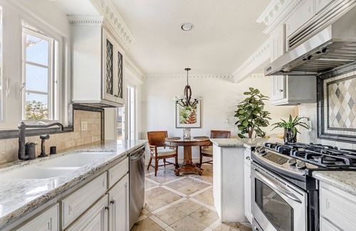 Corona del Mar Condo | Beautiful condo in the heart of CDM just one block from the beach!