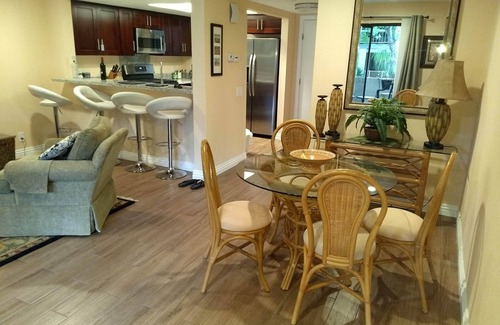 Racquet Club Estates Condo | Beautiful Condo in gated desert oasis community in the Heart of Palm Springs