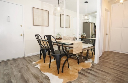Belmont Heights Condo | Beautiful condo located less than one mile to beach and trendy Belmont Shore.