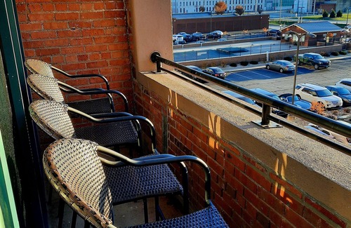 Sandusky Condo | Beautiful Condo on Lake Erie nSleeps 11 8 beds