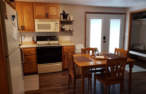 Dyckesville Condo | Beautiful Condo on the shore of Green Bay! Short drive to Green Bay & Door Co.