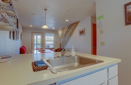 Hood River Condo | Beautiful Condo, River Views, Steps to Downtown, Heart of Hood River