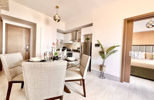 Sarasota Apartment | Beautiful Condo, Spectacular Rooftop Lounge, Pool and Social Areas