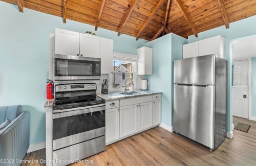 Manasquan Condo | Beautiful condo steps away from the beach in Manasquan