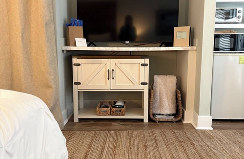 Gulf Place Apartment | Beautiful Condo Steps from the Beach with Lovely Large Patio.
