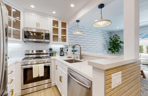 Hermosa Village Condo | Beautiful Condo walking distance to Downtown Disney with outdoor living space