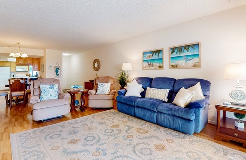 Golden Beach Condo | Beautiful condo with ocean view, pool, private balcony, washer/dryer & AC