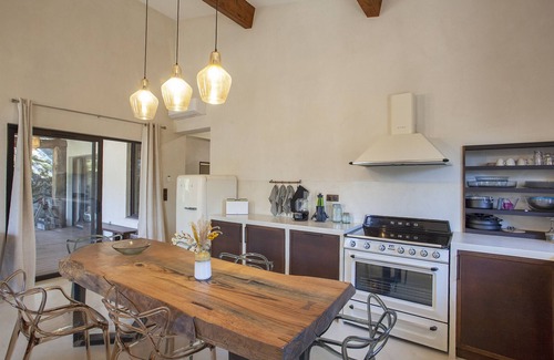 Arca Villa | Beautiful contemporary villa with heated pool