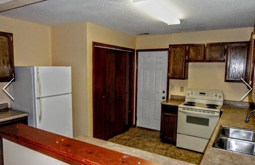 Wayne House | Beautiful contemporary home close to different restaurants and stores...