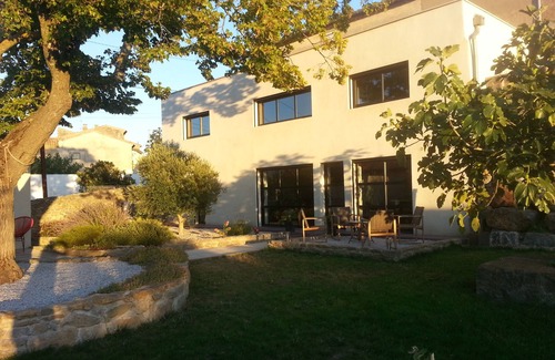 Villalbe House | BEAUTIFUL CONTEMPORARY HOUSE WITH SWIMMING POOL IN A QUIET LOCATION