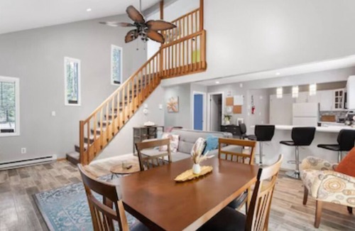 Tobyhanna House | Beautiful contemporary style home located in the heart of the Poconos.