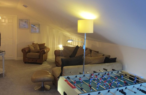 Preston Apartment | Beautiful contemporary split level newly converted apartment ,sleeps up 6