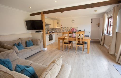Yarmouth Cottage | Beautiful Converted Dairy Cottage