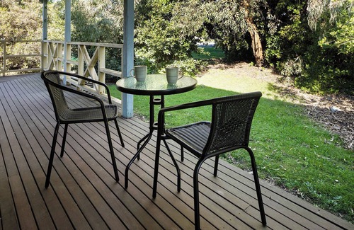 Port Welshpool House | BEAUTIFUL COSY FAMILY HIDEAWAY - FREE WIFI AND FOXTEL - LONG JETTY NOW OPEN!