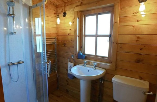 Breakish Cabin | Beautiful Cosy Log Cabin up on the hill
