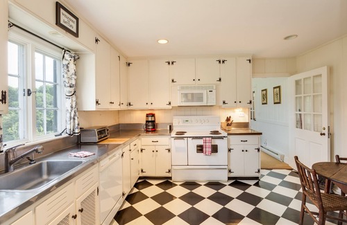 Greenwood Cottage | Beautiful Cottage at Historic Ramsay Estate with "WOW" Blue Ridge views
