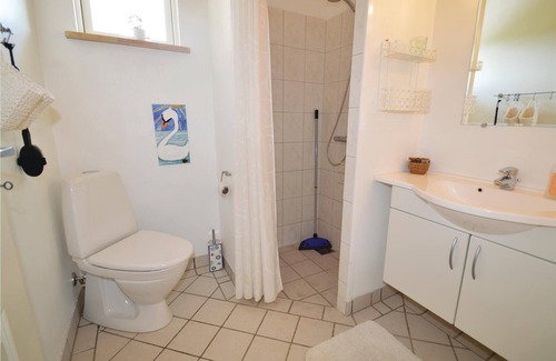 Svinøvester House | Beautiful cottage, comfortably furnished and equipped with, among other things, a fireplace stove, w