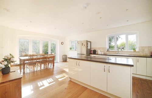 Blackford House | Beautiful Cottage, Hot Tub & Tranquil Garden