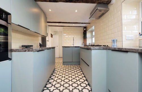 Nantgarw Apartment | Beautiful Cottage in Nantgarw
