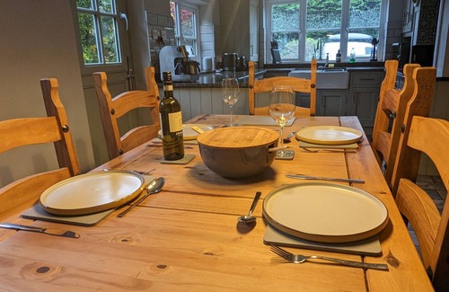 Whitchurch Cottage | Beautiful cottage in Shropshire with private drive & garden