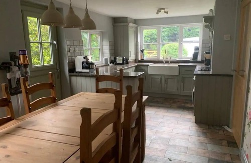 Whitchurch Cottage | Beautiful cottage in Shropshire with private drive & garden